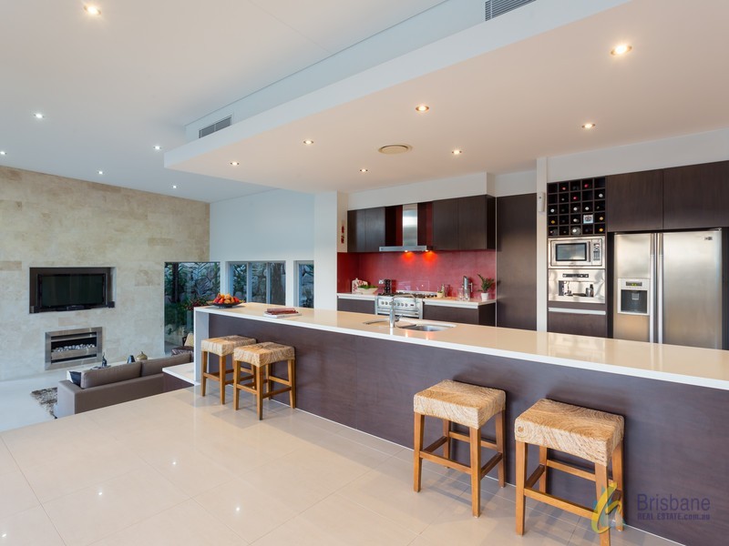 135 Airlie Road, Pullenvale QLD 4069