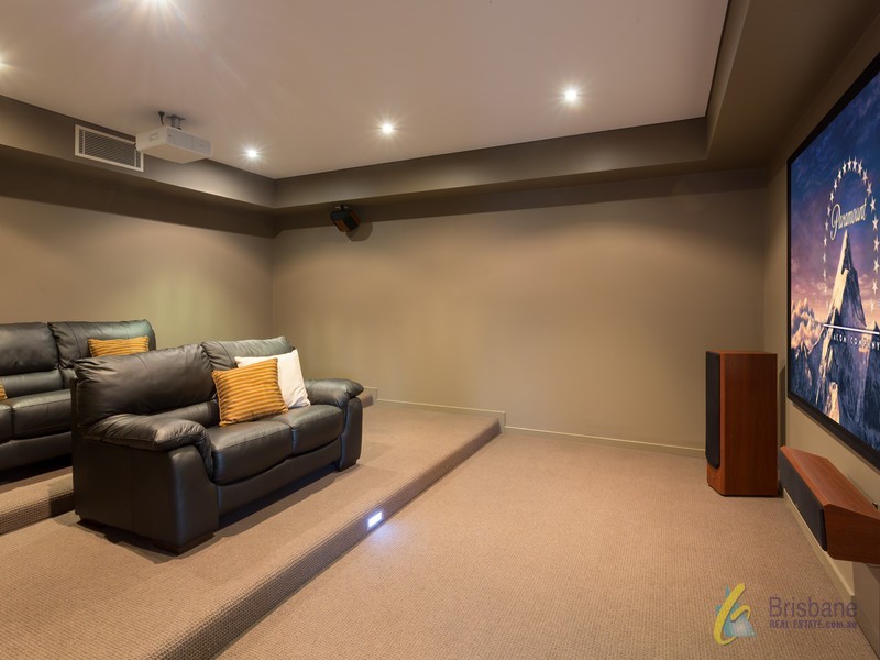 135 Airlie Road, Pullenvale QLD 4069