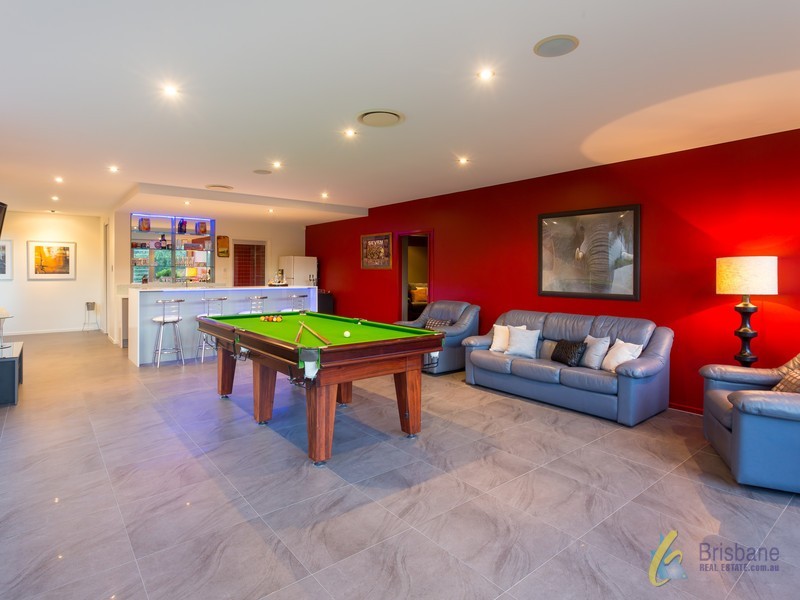 135 Airlie Road, Pullenvale QLD 4069