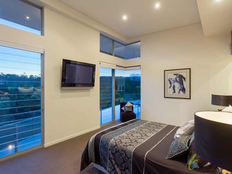 135 Airlie Road, Pullenvale QLD 4069