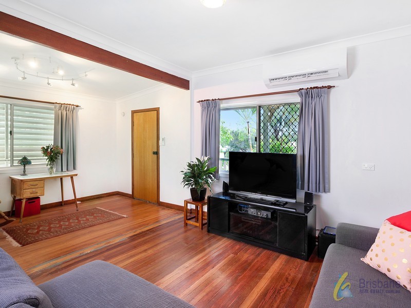 12 Stephenson Street, Oxley QLD 4075