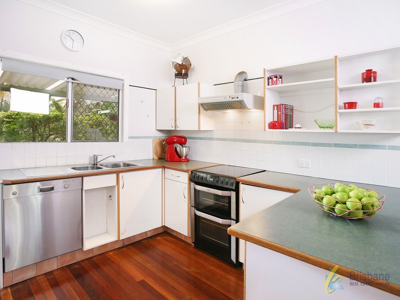 12 Stephenson Street, Oxley QLD 4075