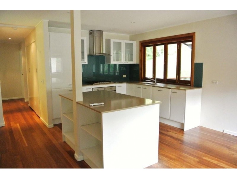 11 Tamarix, Chapel Hill QLD 4069