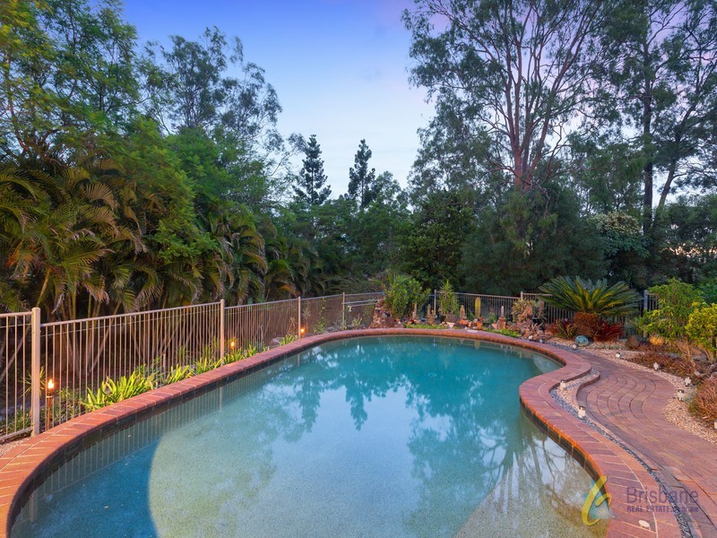 14 Carinya Crescent, Karana Downs QLD 4306