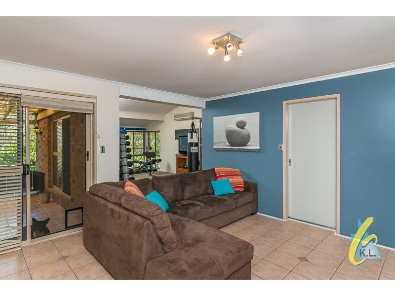 77 Kulmaren Grove, Karana Downs QLD 4306