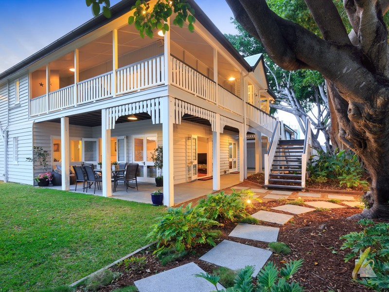 16 Magee Street, Graceville QLD 4075