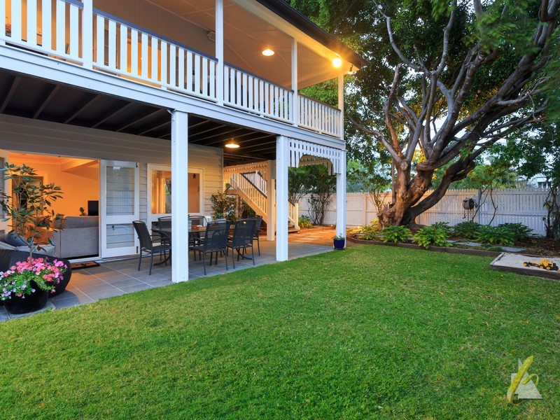 16 Magee Street, Graceville QLD 4075