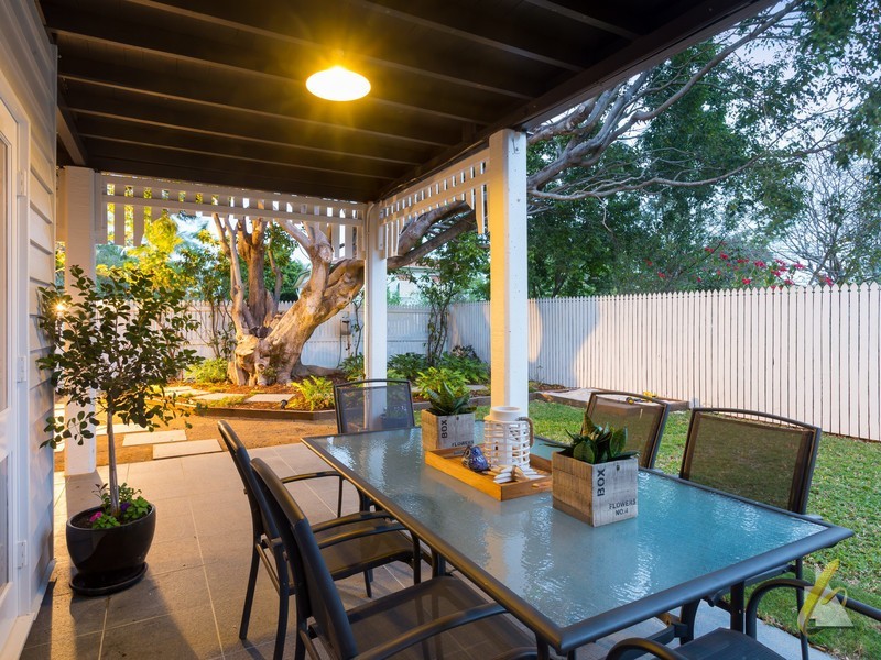 16 Magee Street, Graceville QLD 4075