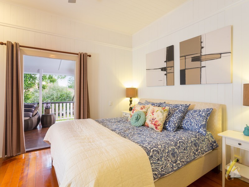 16 Magee Street, Graceville QLD 4075