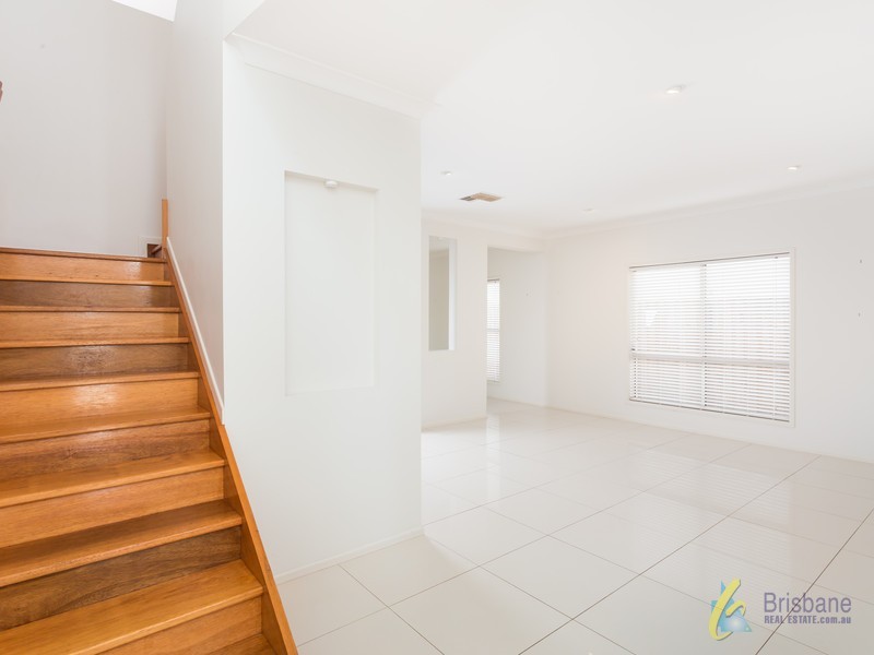 82 Borden Street, Sherwood QLD 4075
