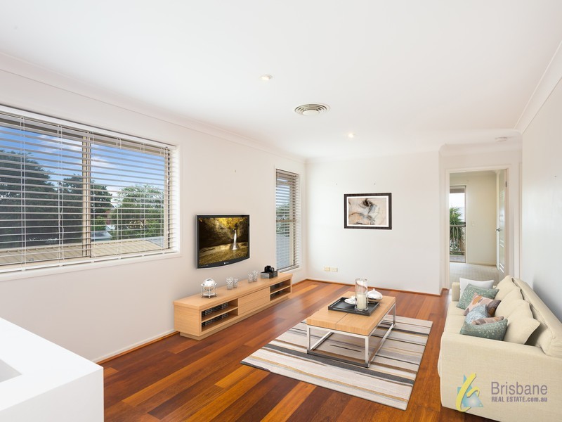 82 Borden Street, Sherwood QLD 4075