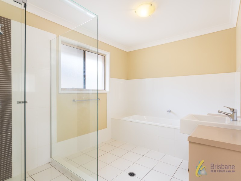82 Borden Street, Sherwood QLD 4075