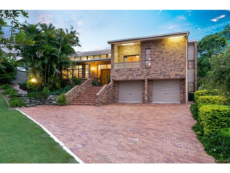 12 Rebecca Street, Chapel Hill QLD 4069