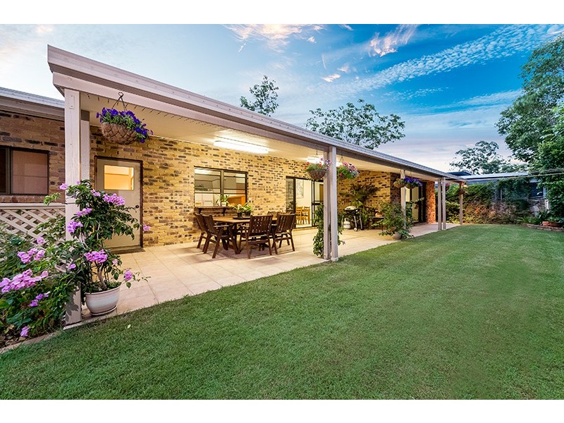 12 Rebecca Street, Chapel Hill QLD 4069