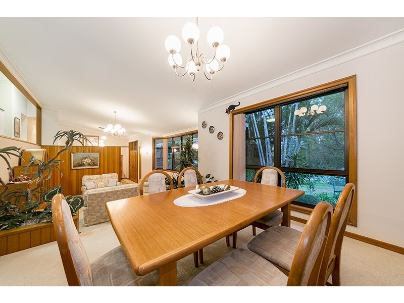 12 Rebecca Street, Chapel Hill QLD 4069