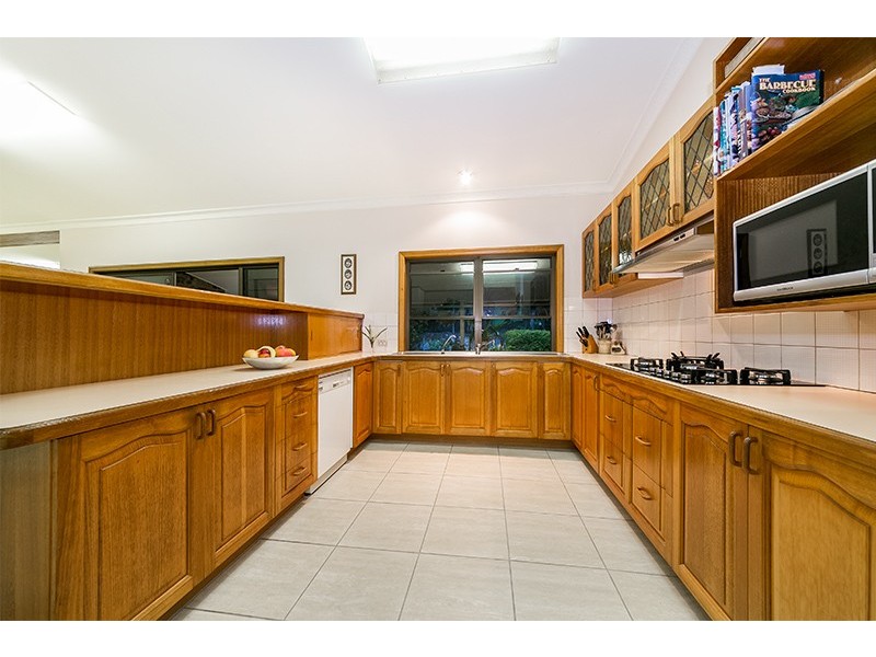 12 Rebecca Street, Chapel Hill QLD 4069