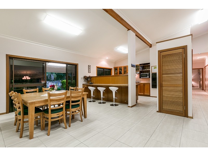 12 Rebecca Street, Chapel Hill QLD 4069
