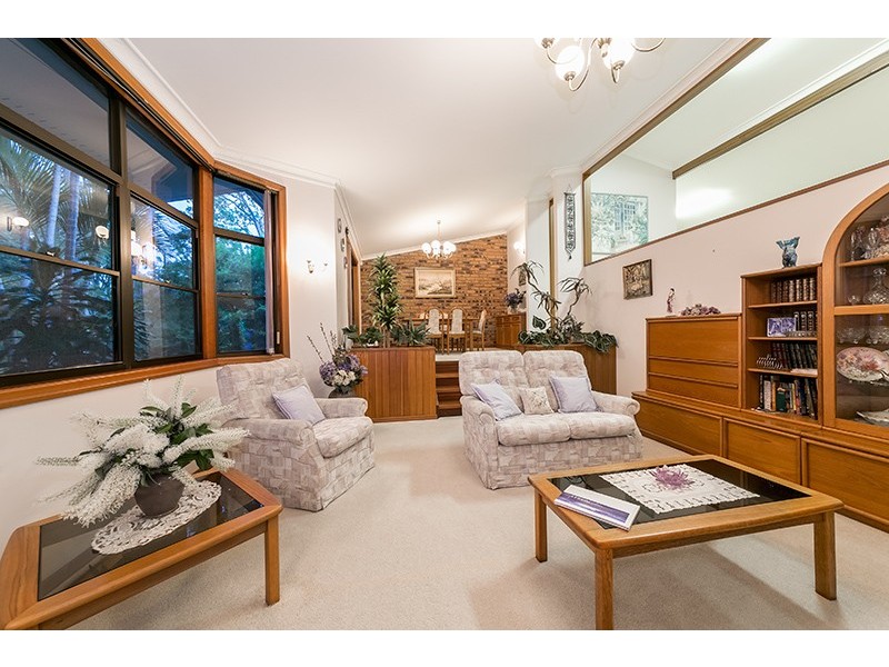 12 Rebecca Street, Chapel Hill QLD 4069