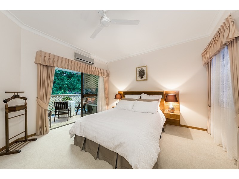 12 Rebecca Street, Chapel Hill QLD 4069