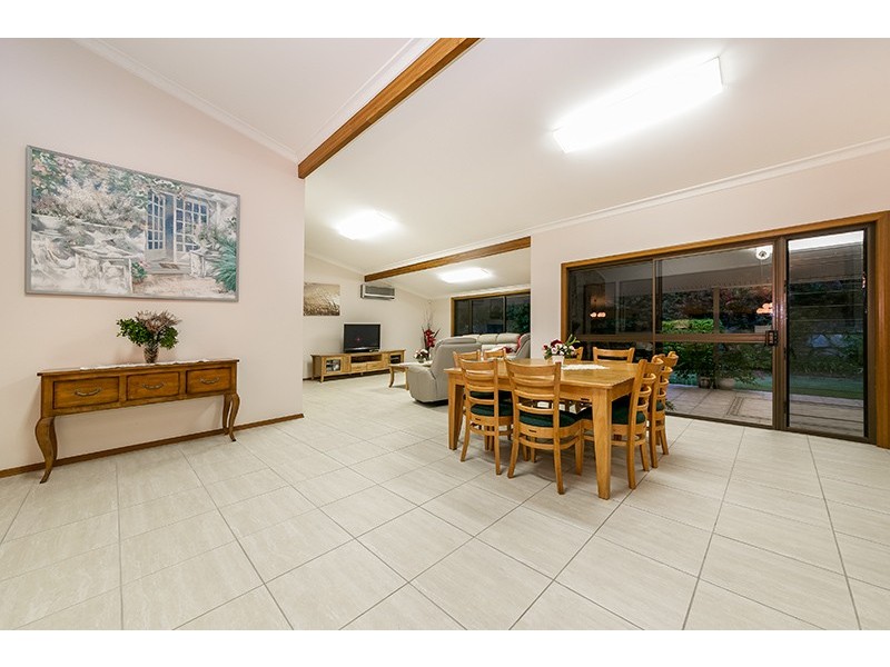 12 Rebecca Street, Chapel Hill QLD 4069