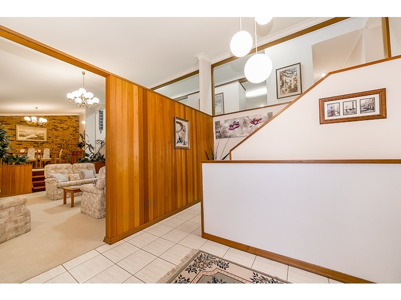 12 Rebecca Street, Chapel Hill QLD 4069