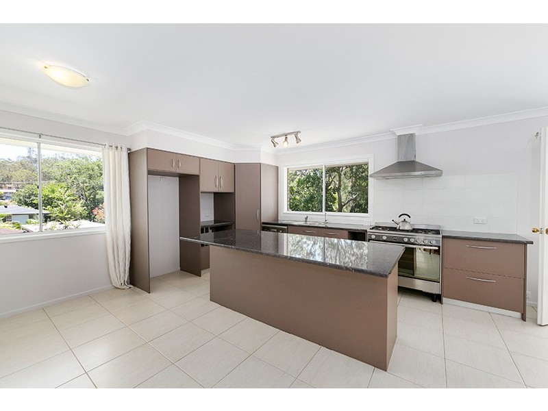 12 Harvard Street, Kenmore QLD 4069