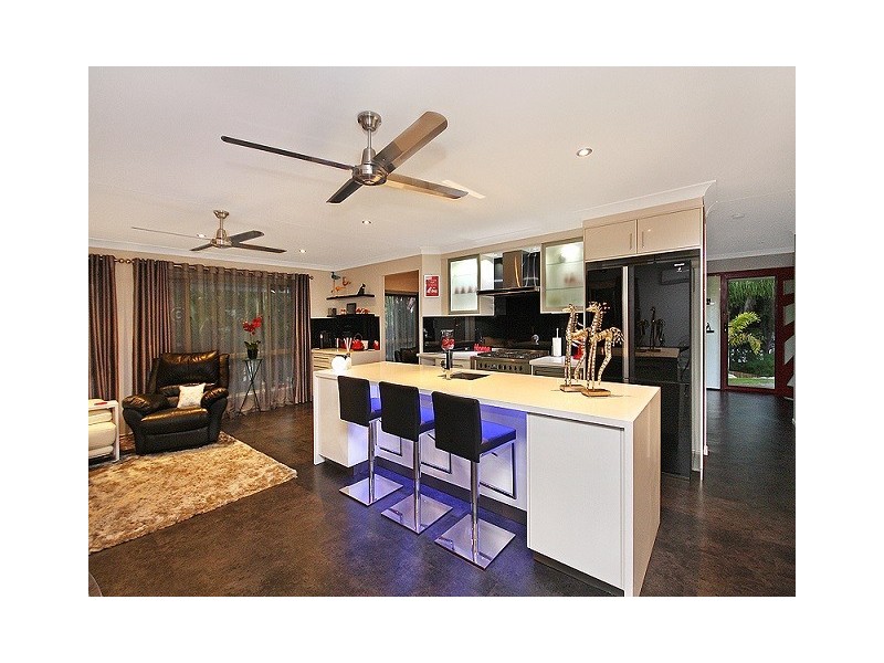 16 Omeo Grove, Karana Downs QLD 4306