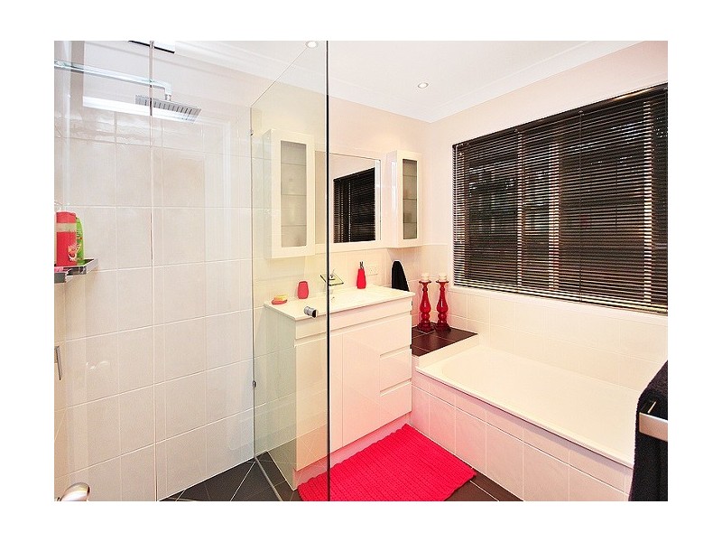 16 Omeo Grove, Karana Downs QLD 4306