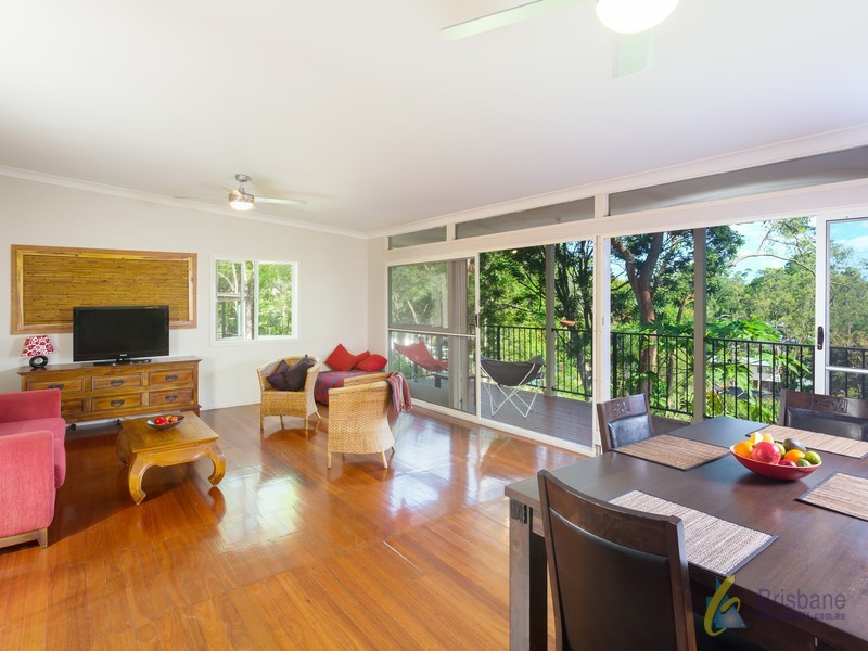 153 Jesmond Rd, Indooroopilly QLD 4068