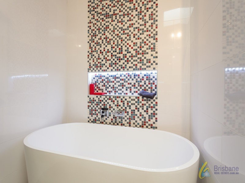 153 Jesmond Rd, Indooroopilly QLD 4068