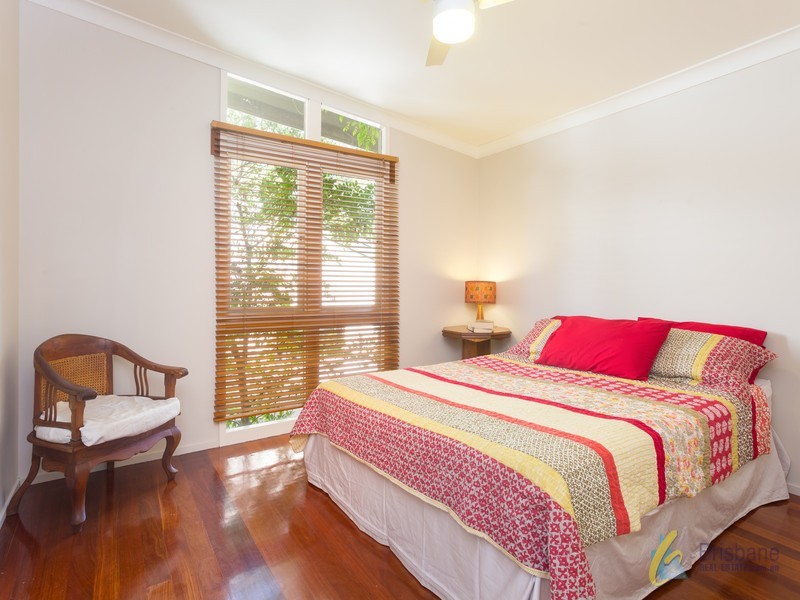 153 Jesmond Rd, Indooroopilly QLD 4068