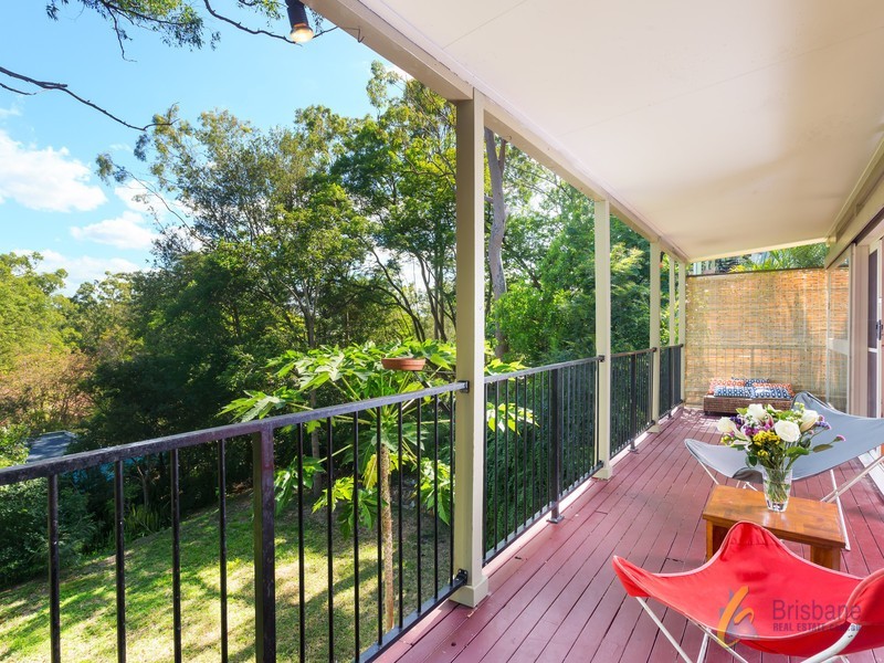 153 Jesmond Rd, Indooroopilly QLD 4068