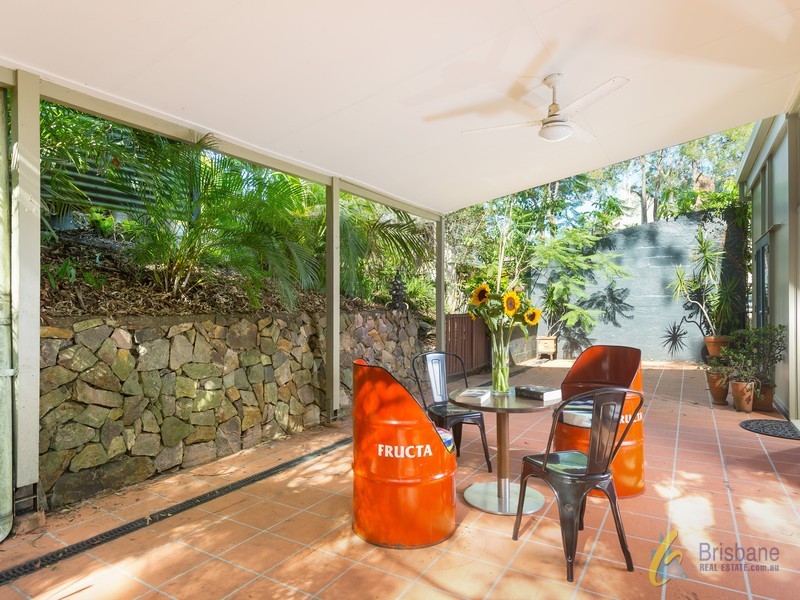 153 Jesmond Rd, Indooroopilly QLD 4068