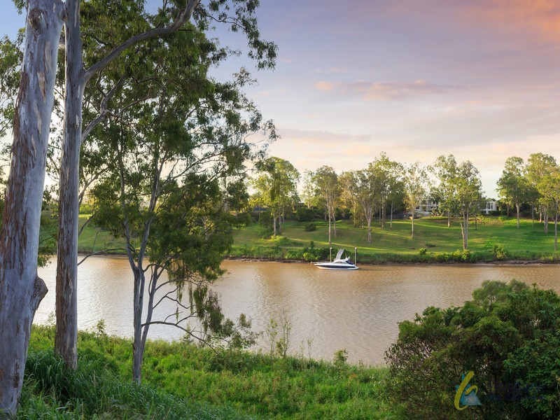 7 Curlew Place, Riverhills QLD 4074