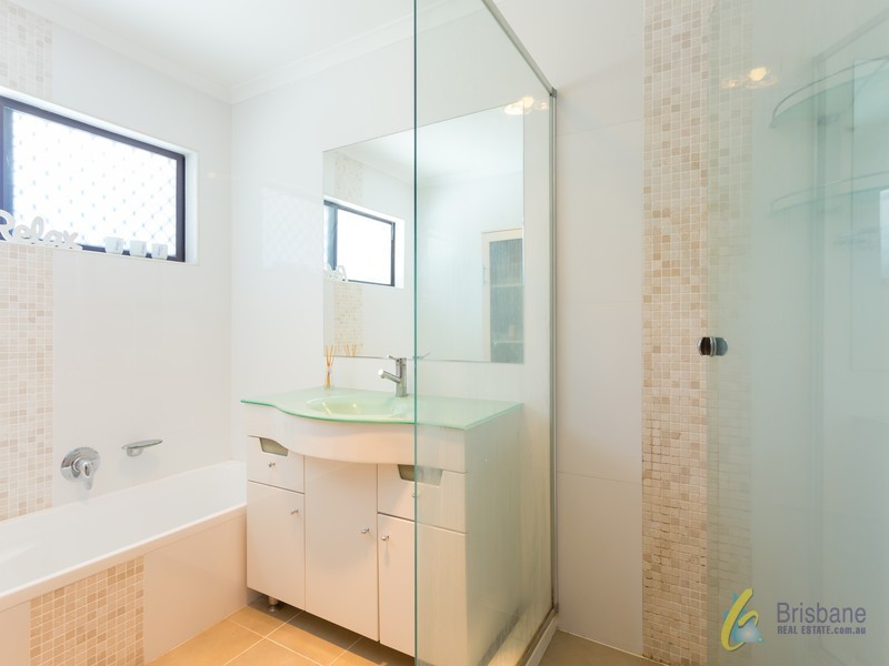 24 Horizon Drive, Jamboree Heights QLD 4074