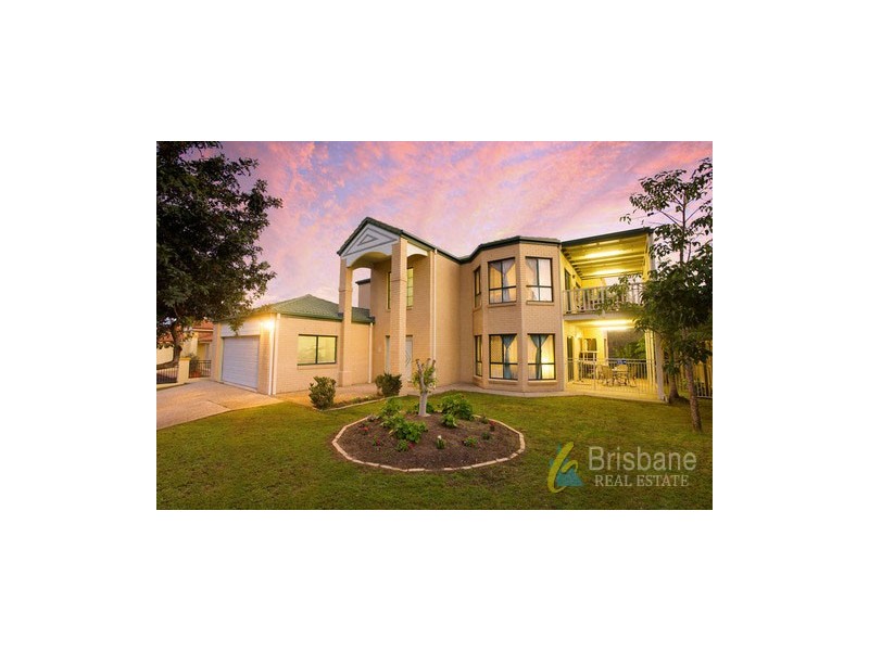 33 Lakeside Cct, Sinnamon Park QLD 4073