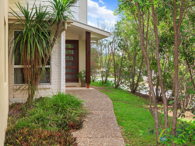 1 Plumeria Close, Kenmore QLD 4069