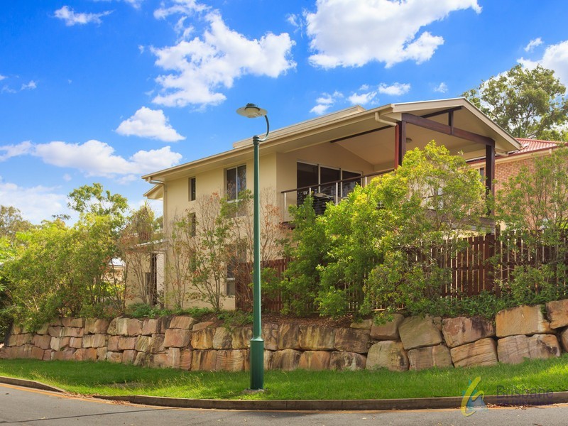 1 Plumeria Close, Kenmore QLD 4069