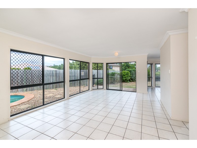 7A Pioneer Crescent, Bellbowrie QLD 4070