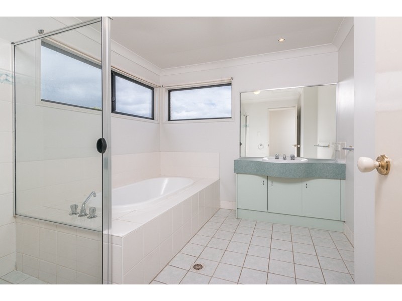 7A Pioneer Crescent, Bellbowrie QLD 4070