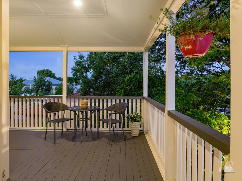 190 Long Street East, Graceville QLD 4075