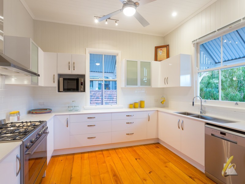 190 Long Street East, Graceville QLD 4075