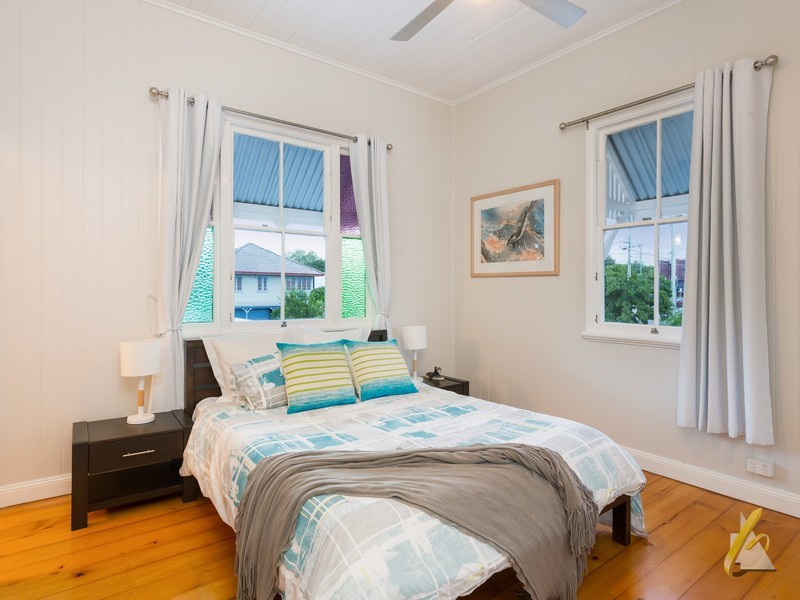 190 Long Street East, Graceville QLD 4075