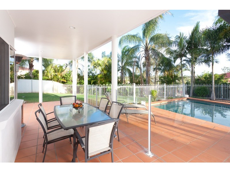 19 Bowles Street, Mount Ommaney QLD 4074