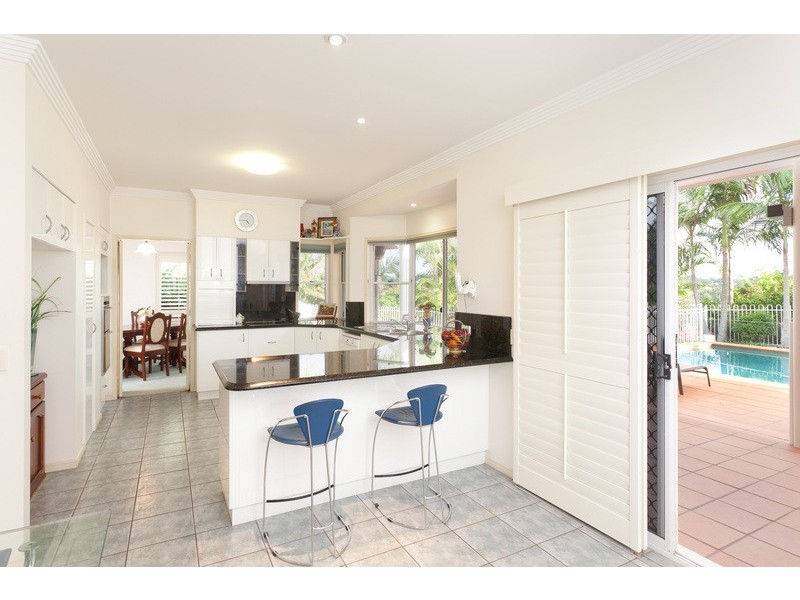 19 Bowles Street, Mount Ommaney QLD 4074