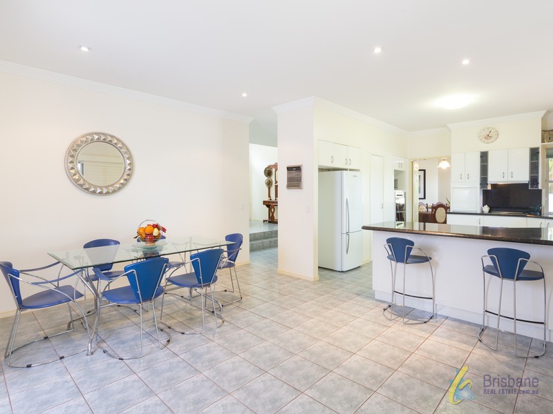 19 Bowles Street, Mount Ommaney QLD 4074