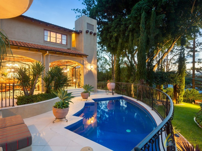 8 Emma Place, Fig Tree Pocket QLD 4069