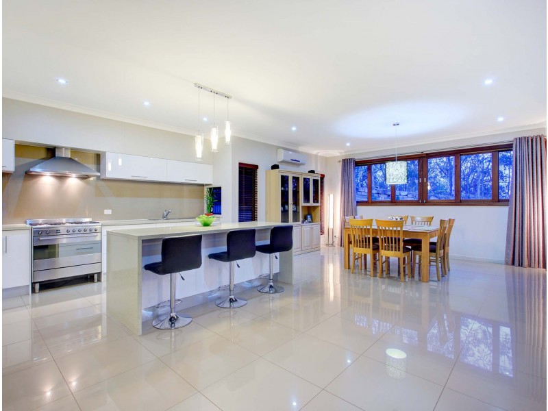 58 Gordon Cct, Seventeen Mile Rocks QLD 4073