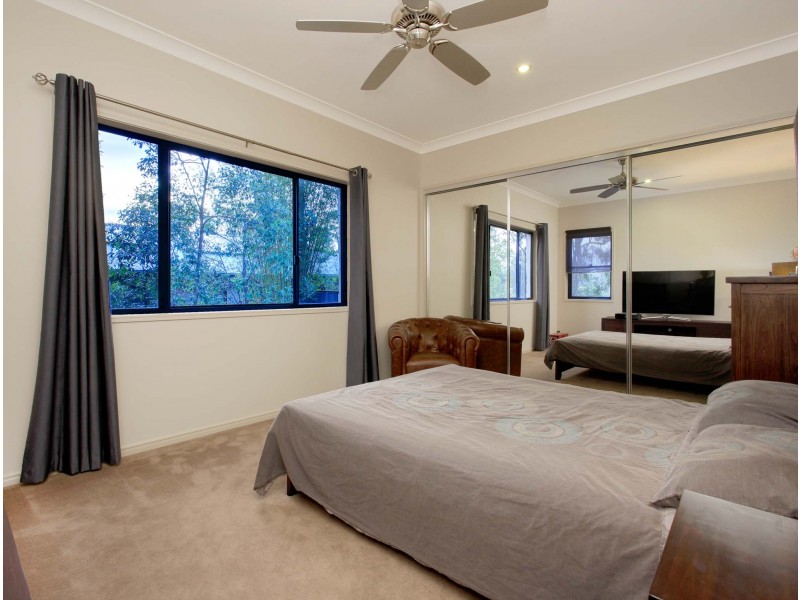 58 Gordon Cct, Seventeen Mile Rocks QLD 4073