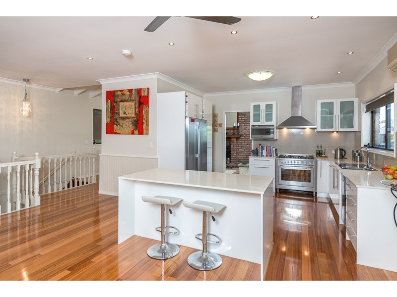 4 Softwind Court, Kenmore Hills QLD 4069